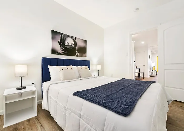 Stylish Sanctuary Near Downtown Workspace Parking Holiday home