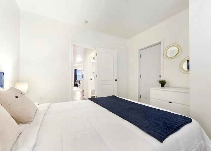 Holiday home Stylish Sanctuary Near Downtown Workspace Parking Pittsburgh