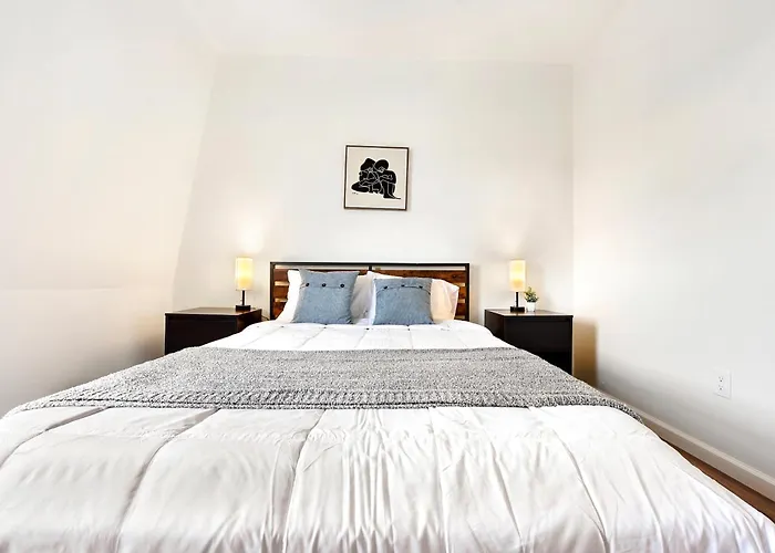 Stylish Sanctuary Near Downtown Workspace Parking Pittsburgh
