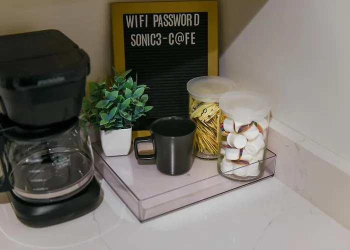 Stylish Sanctuary Near Downtown Workspace Parking Holiday home